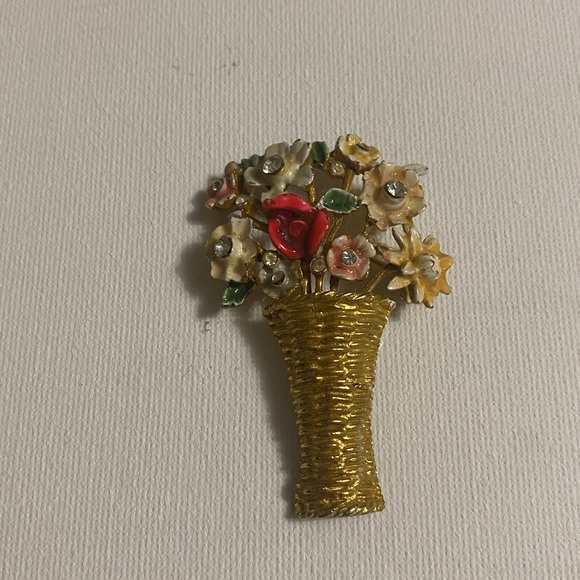 Chic Gold Floral Basket 2” Brooch BSK “My Fair Lady” - Picture 1 of 4